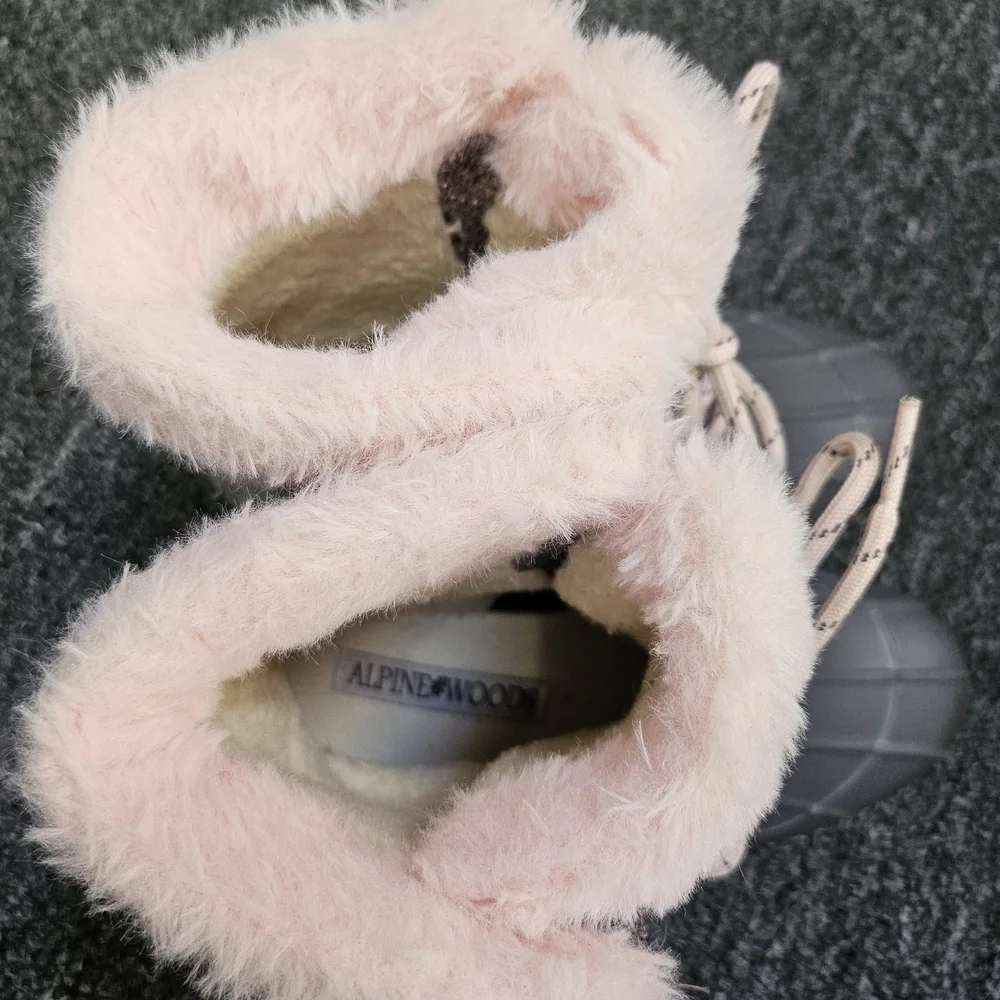 Alpine Woods Gray & Pink Fur-Lined Snowbunny Boots With Glitter Accents Sz3